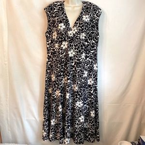 Black and White Floral Print Dress, Size XL